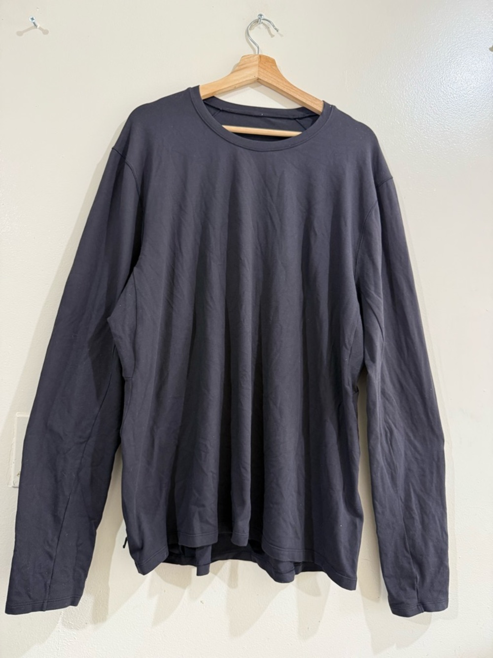 lululemon athletica Men's Long Sleeve Crew Tee - Black